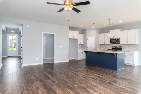 372 Crestwood Circle
