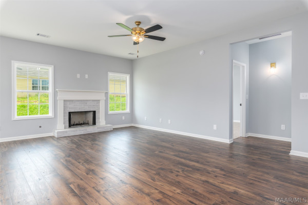 372 Crestwood Circle