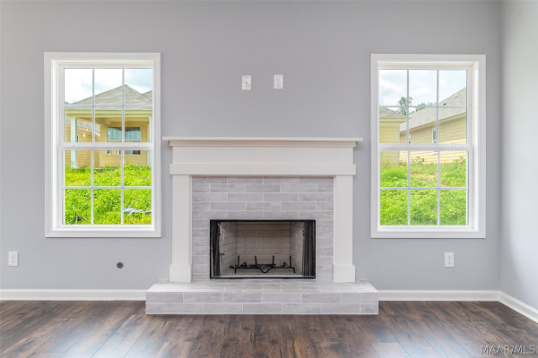 372 Crestwood Circle