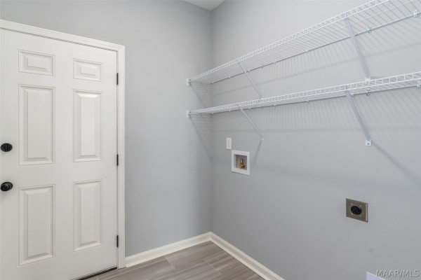 372 Crestwood Circle