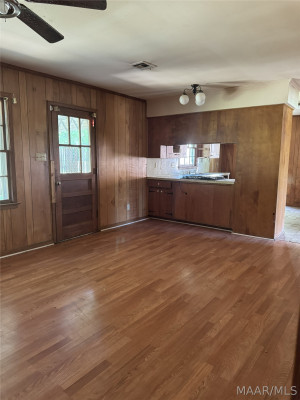 415 W Wilding Drive