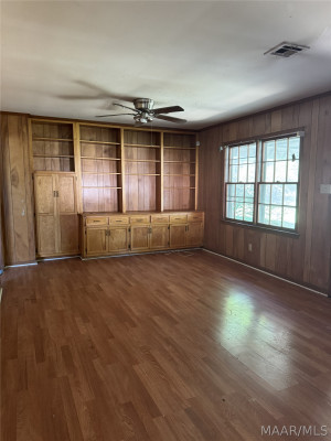 415 W Wilding Drive