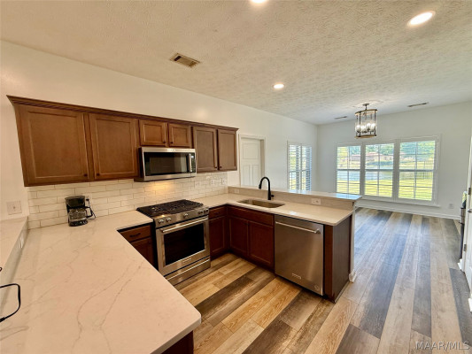 606 Vintage Way
