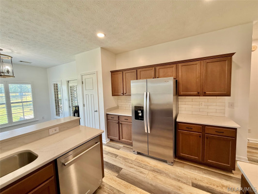 606 Vintage Way