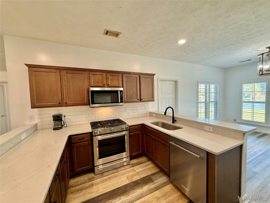 606 Vintage Way