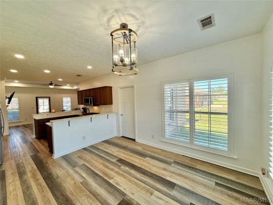 606 Vintage Way