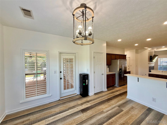 606 Vintage Way