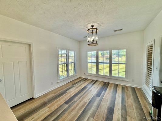 606 Vintage Way