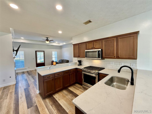 606 Vintage Way