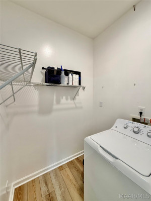 606 Vintage Way