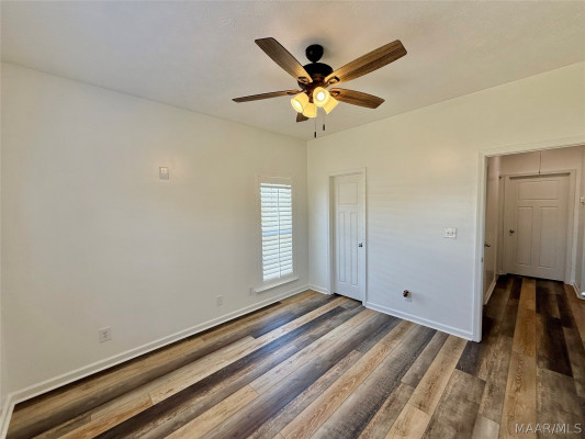 606 Vintage Way