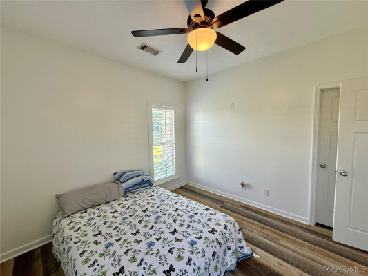 606 Vintage Way