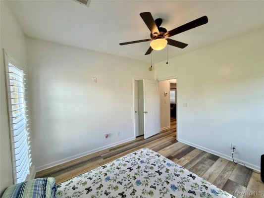 606 Vintage Way