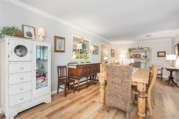 932 WHITEHALL Parkway