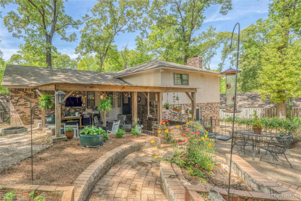 932 WHITEHALL Parkway