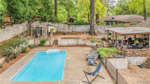 932 WHITEHALL Parkway