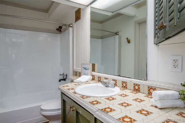 1854 LONGMEADOW Drive