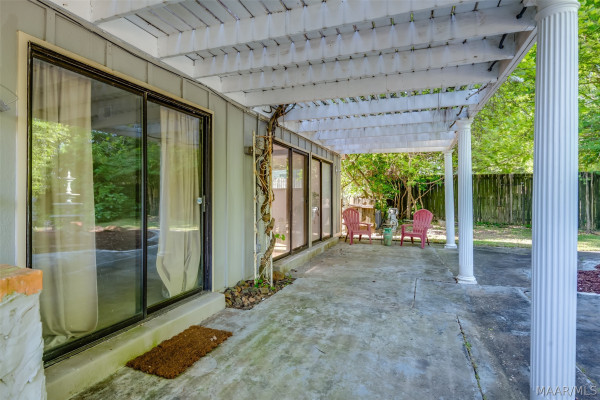 1854 LONGMEADOW Drive