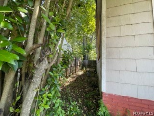 610 N MARYLAND Drive N