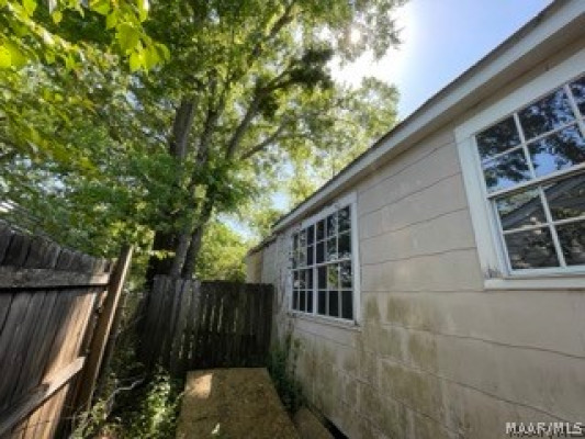 610 N MARYLAND Drive N