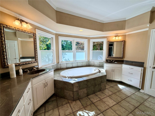 169 Farmington Lane