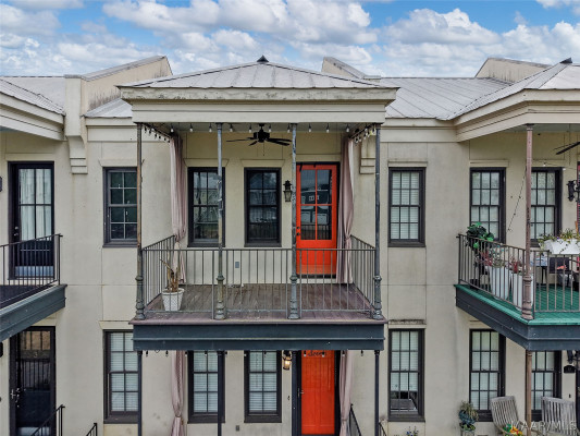 7 Pier Street