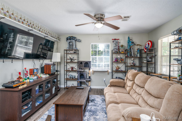 1630 Deatsville Highway