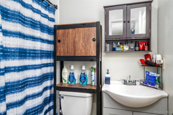 1630 Deatsville Highway