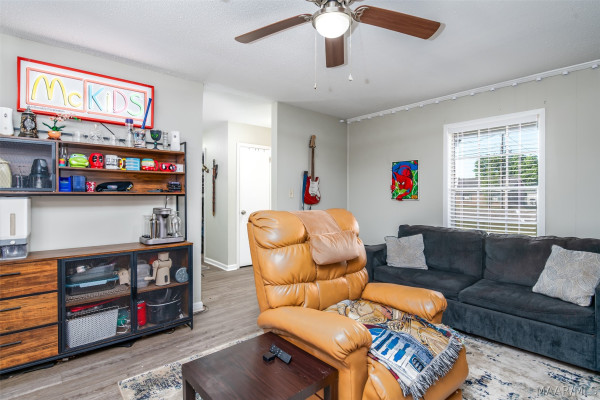 1630 Deatsville Highway