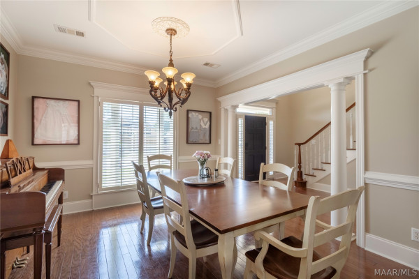 140 E POPLAR Street