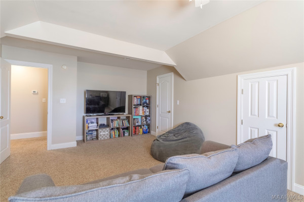 140 E POPLAR Street