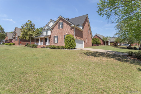 140 E POPLAR Street