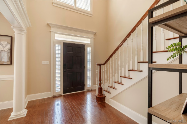 140 E POPLAR Street