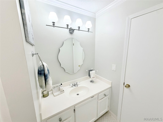 2608 Old Orchard Lane