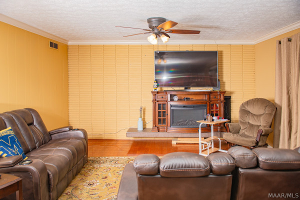 2731 Sweetbriar Road