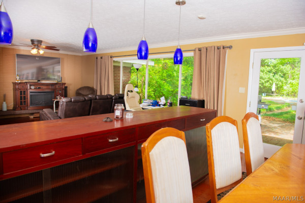 2731 Sweetbriar Road