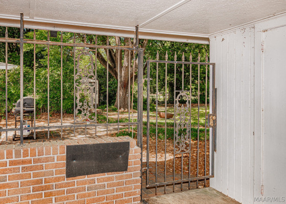 2731 Sweetbriar Road