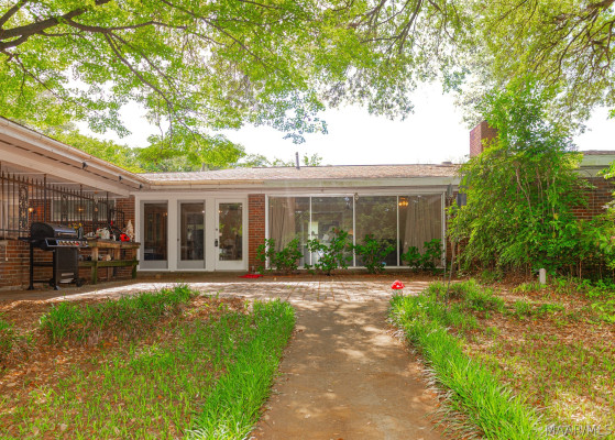 2731 Sweetbriar Road