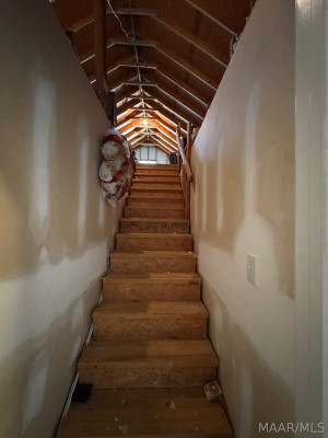 86 STERLING Drive