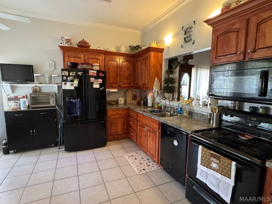 86 STERLING Drive