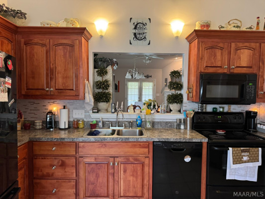 86 STERLING Drive