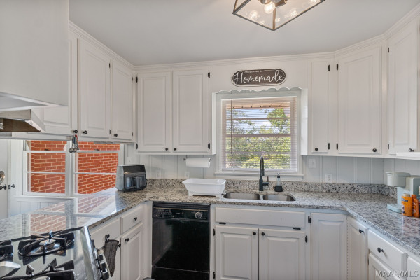 5220 Pineview Road