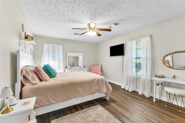5270 Redland Road