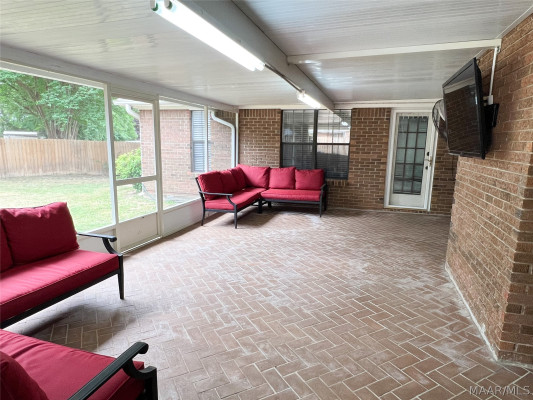 1218 YORKSHIRE Drive