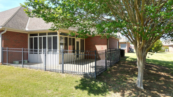 966 Somerset Drive
