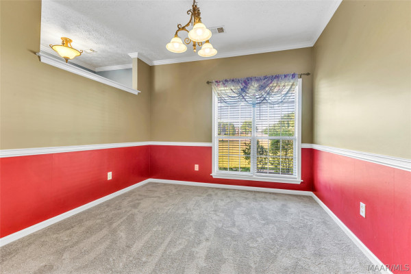 398 MEADOWVIEW Drive