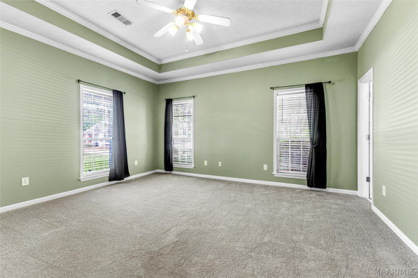 398 MEADOWVIEW Drive