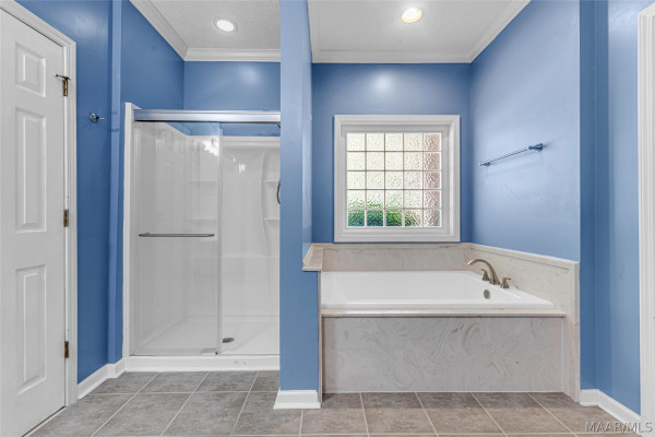 398 MEADOWVIEW Drive