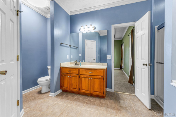 398 MEADOWVIEW Drive