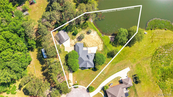 398 MEADOWVIEW Drive